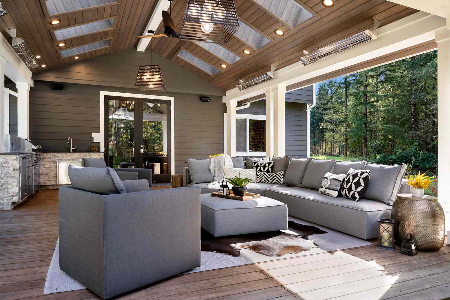 24 Back Porch Ideas to Inspire Your Outdoor Retreat [Video]