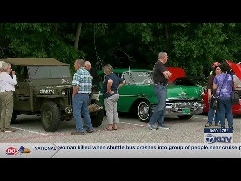 Smith County Alzheimer’s patients reminisce with classic car show [Video]
