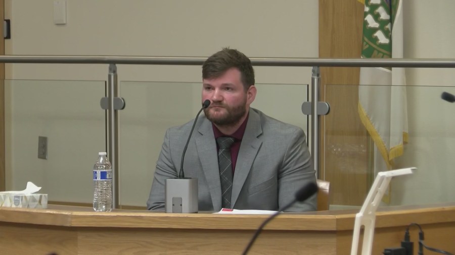 Former APD officer accused of dragging disabled man out of Target takes the stand [Video]