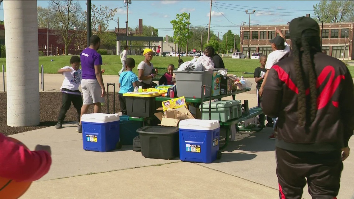 Save the Youth holds community cookout in Toledo [Video]
