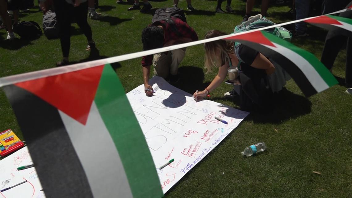 UT students hold vigil for Palestinians killed in Gaza, calling on university leaders to divest from companies affiliated with Israel [Video]