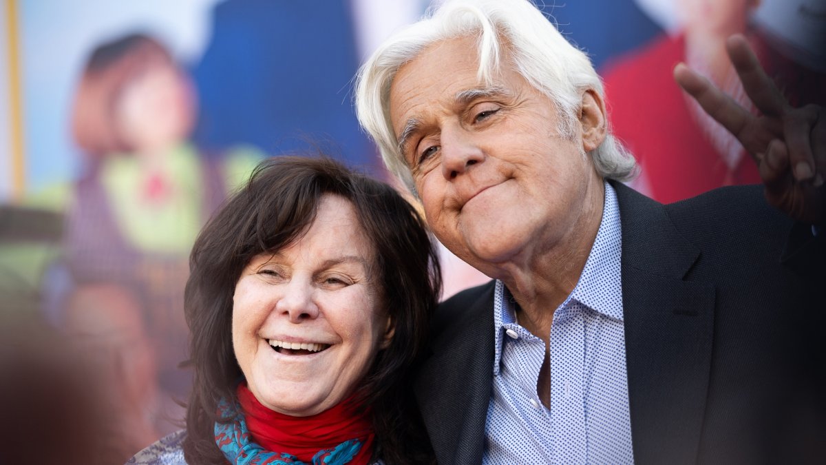 Jay Leno and wife Mavis step out on a date night following her dementia diagnosis  NBC Bay Area [Video]