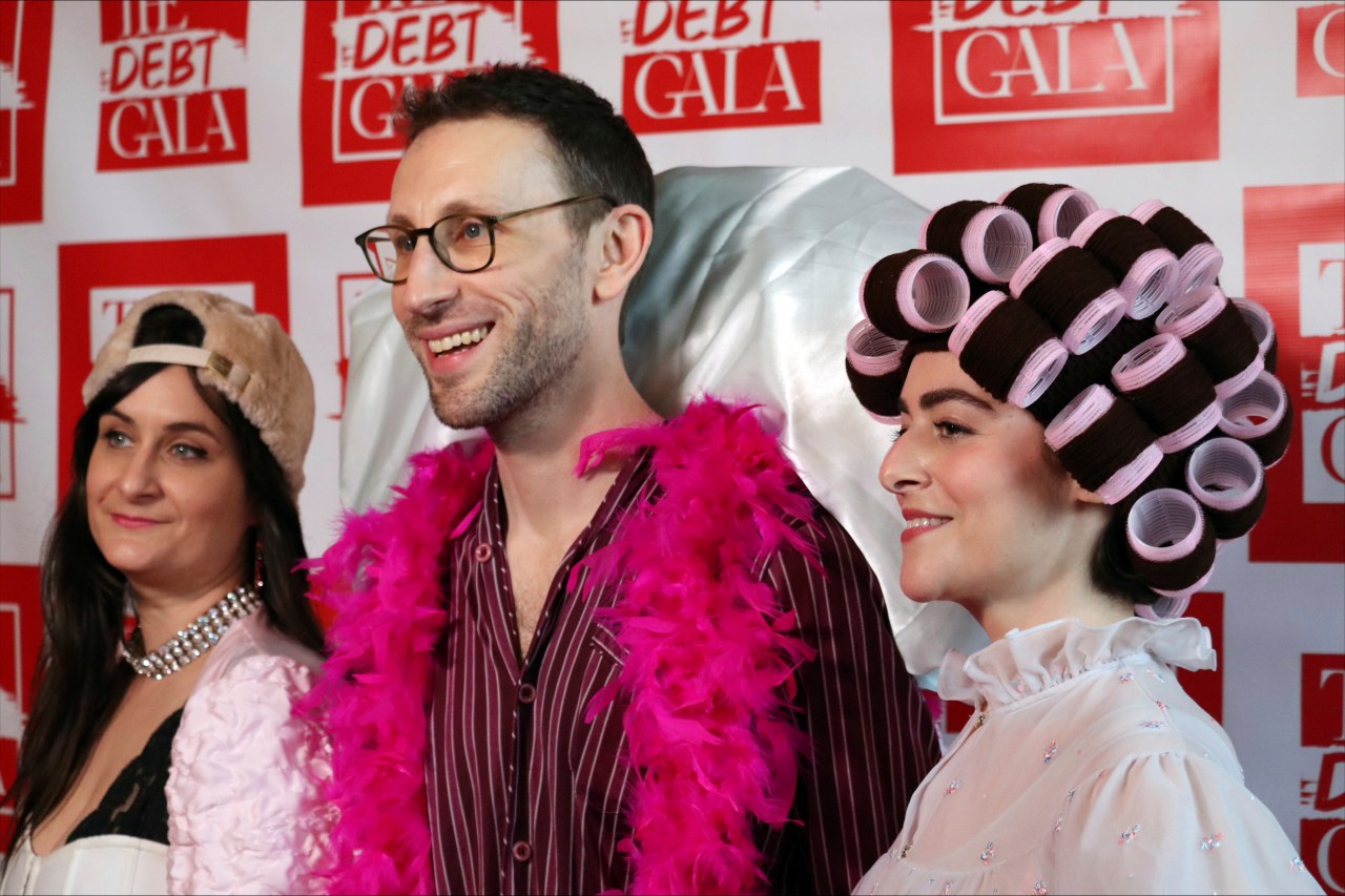 Inspired by the Met, sleeping baddies tackle medical debt at the Debt Galas pajama party | KLRT [Video]
