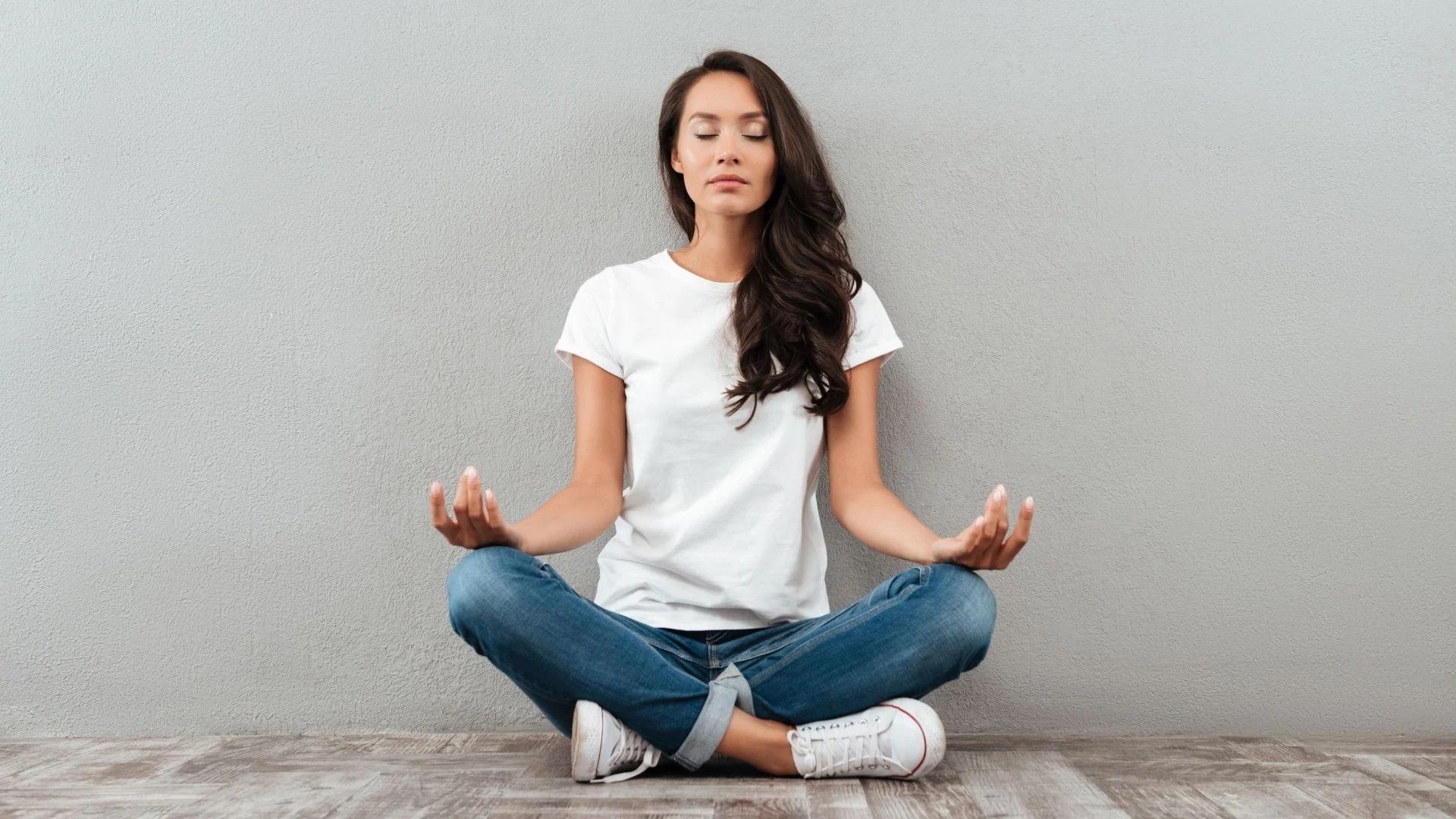 The Ultimate Beginners Guide to Mindful Meditation [Video]
