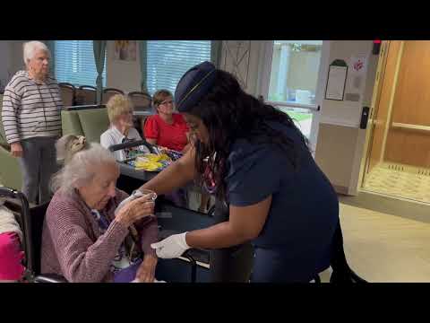 Travel Tuesdays with Flight Attendant Tangie & Mary with our Memory Care Residents [Video]