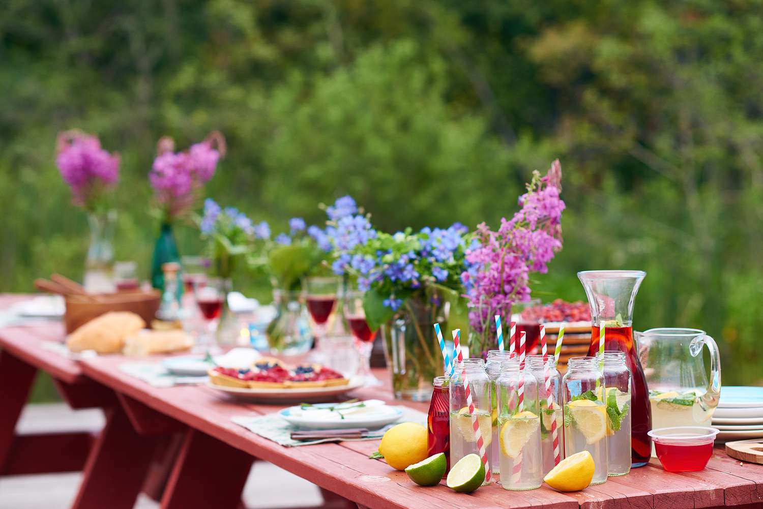12 Tips for Hosting a Successful Summer Barbecue or Cookout [Video]