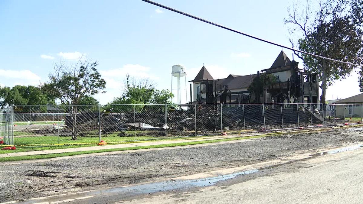 Community rallies around Royse City church members after fire burns down sanctuary [Video]