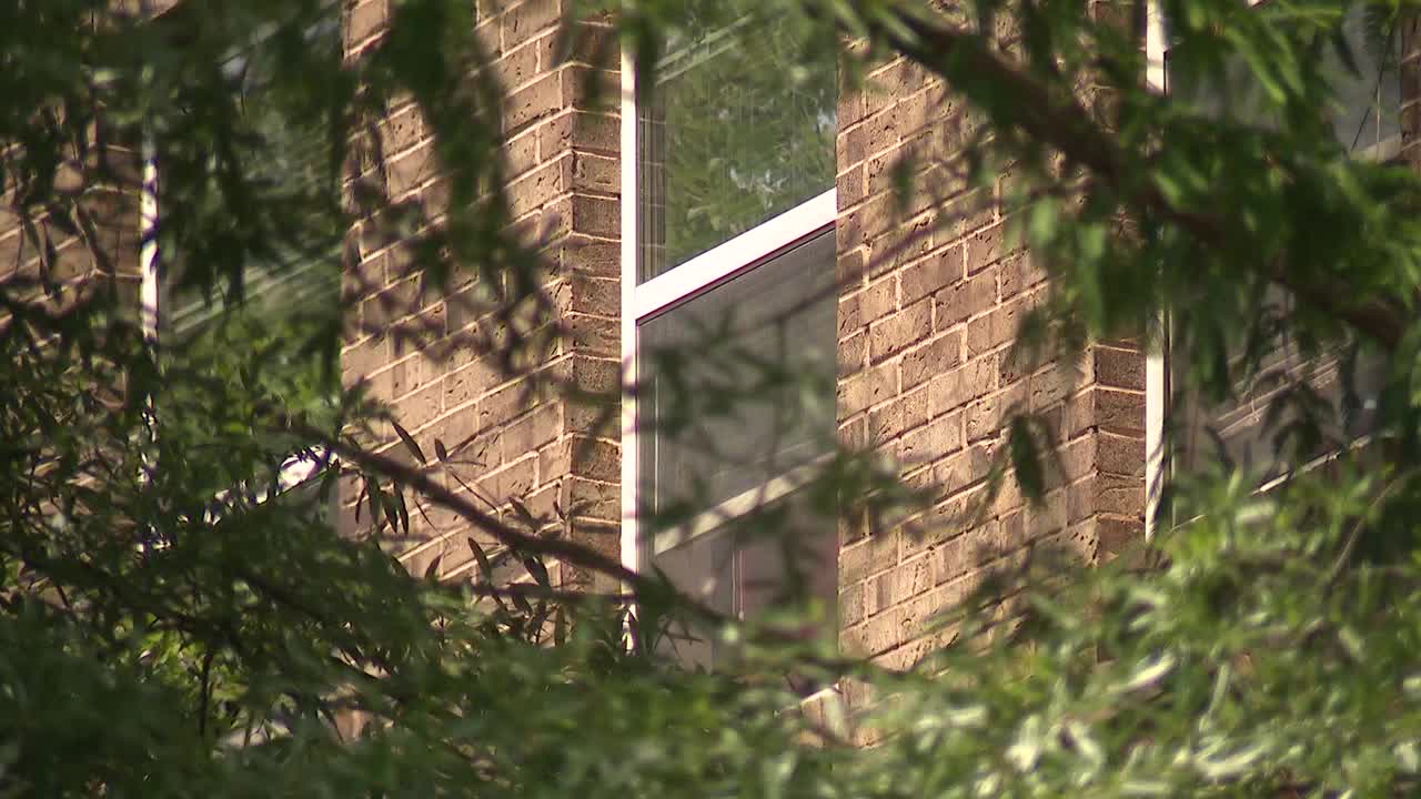 Residents alarmed by rampant crime, squatters at Atlanta senior living facility [Video]
