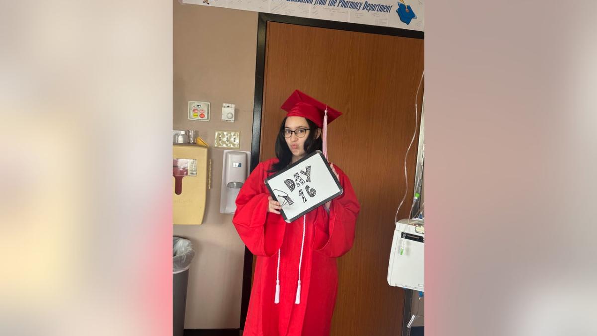 Hospital surprises Denton teen battling leukemia with graduation ceremony [Video]