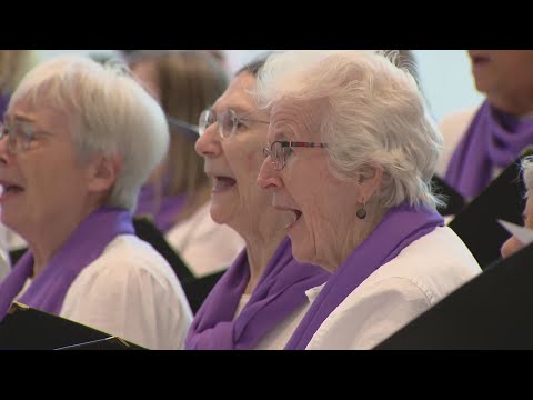 Choir links music and the mind for those with early-stage dementia [Video]