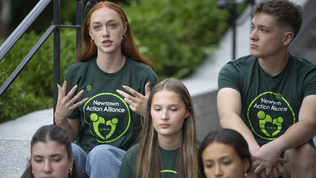 Sandy Hook shooting survivors graduating with mixed emotions and without 20 of their classmates [Video]