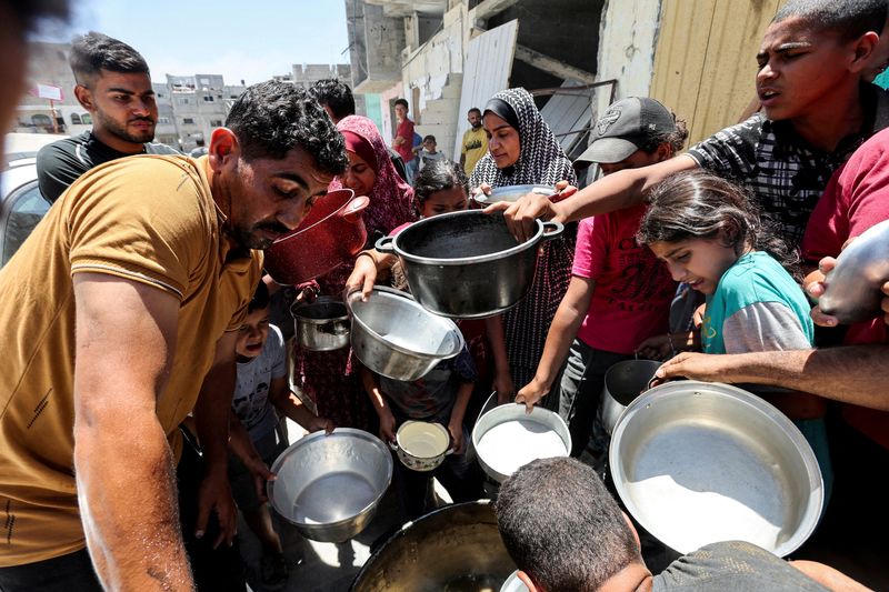Food supplies in southern Gaza at risk, says UN official [Video]