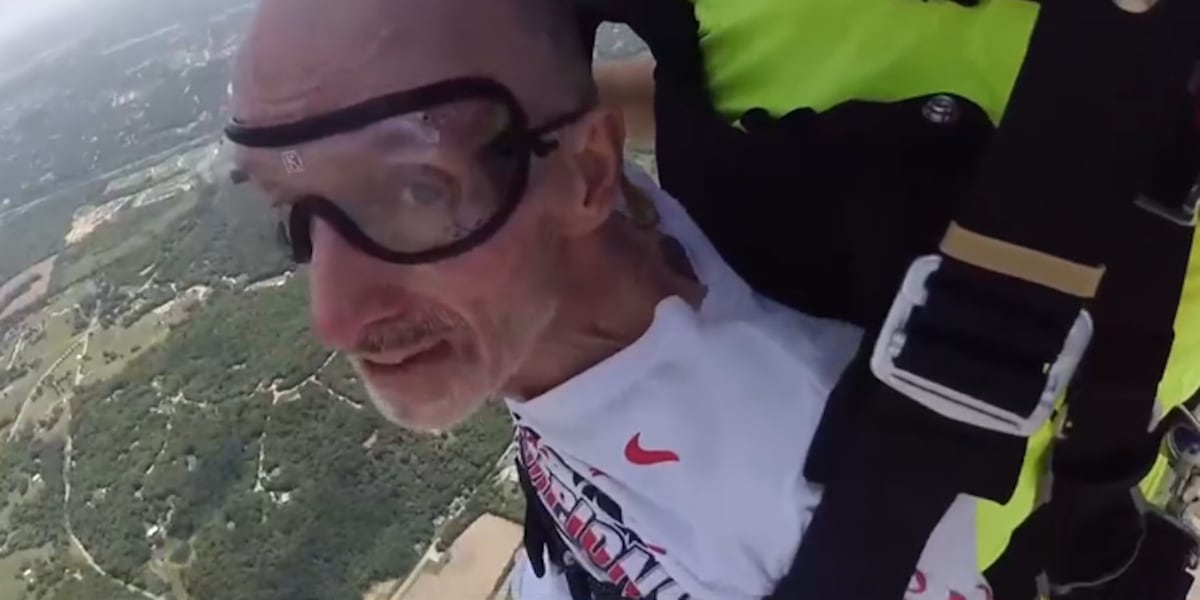 Man living with ALS for almost 25 years knocks skydiving off his bucket list [Video]