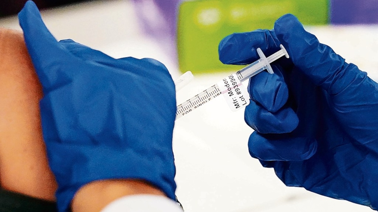 N.J. to drop COVID test option, require vaccines for health, long-term care workers [Video]