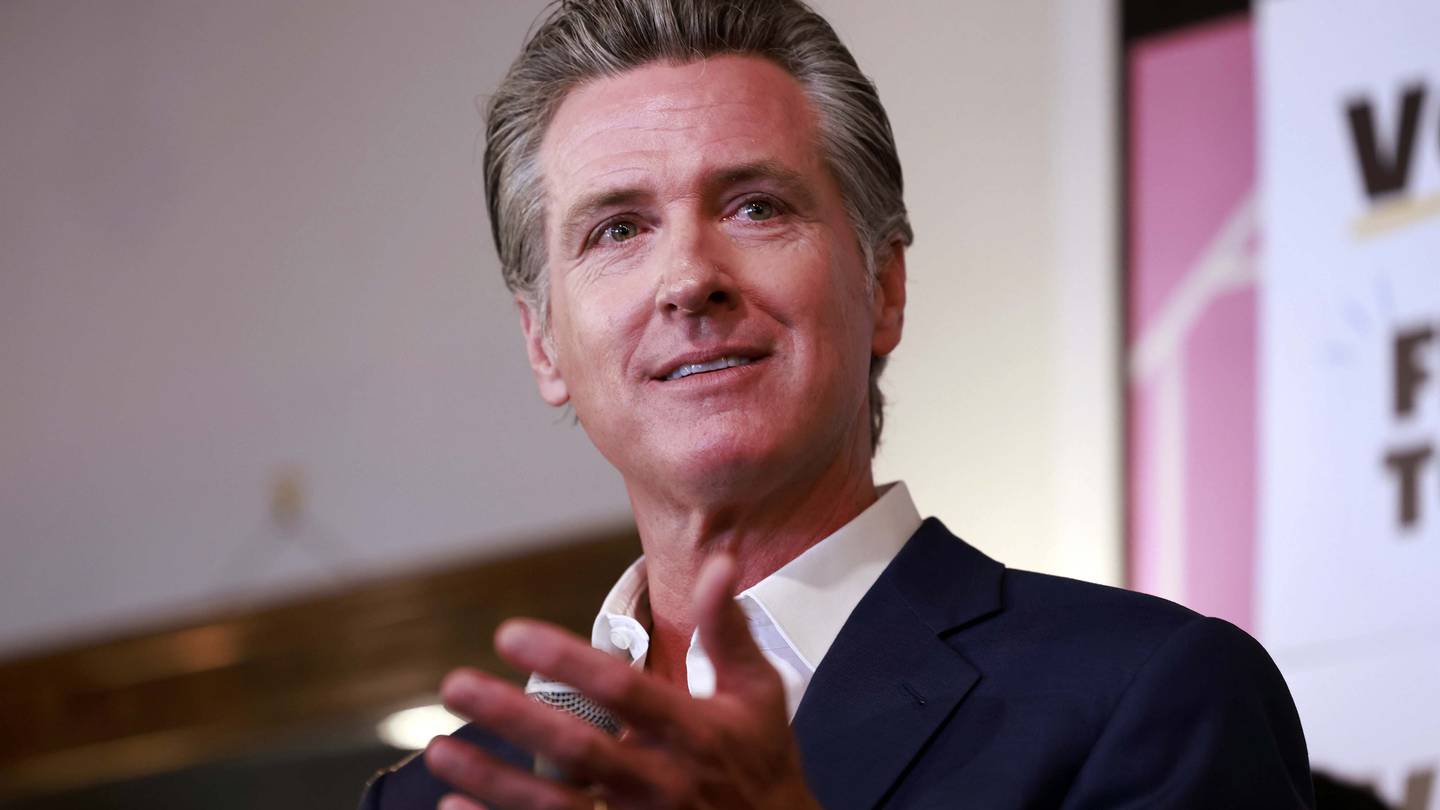 California governor wants to restrict smartphone usage in schools  WFTV [Video]