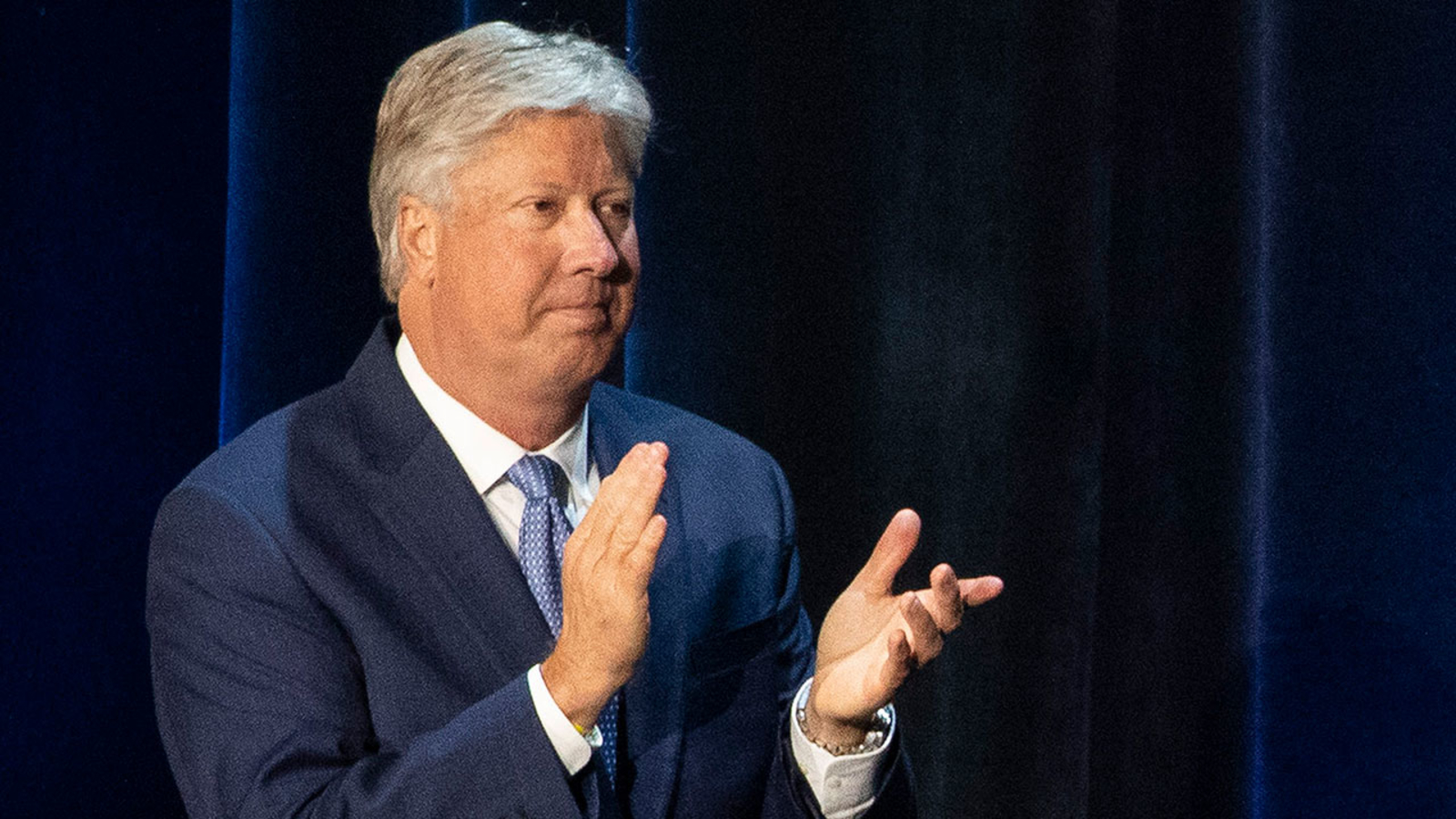 Dallas-area megachurch pastor Robert Morris resigns from Gateway Church after Wartburg Watch publishes sexual abuse allegations [Video]