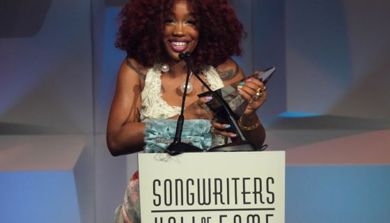 SZA Awarded Hal David Starlight Award For Songwriting [Video]