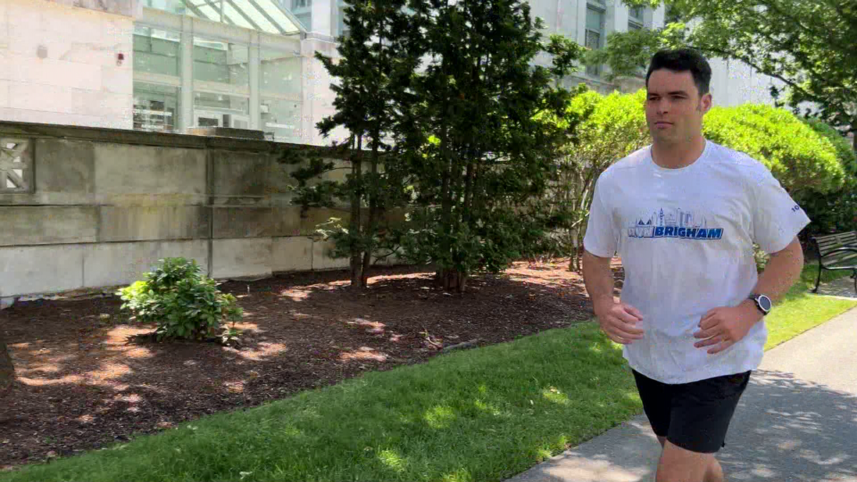 New runner laces up for Boston 10K to support test for ovarian cancer [Video]