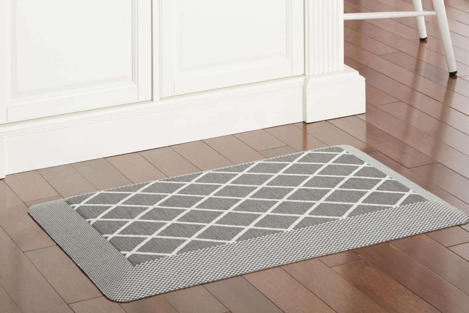 Shoppers Wish Their Whole Floor Was Covered With Martha Stewart’s Plush Kitchen Mat That’s Now 57% Off [Video]