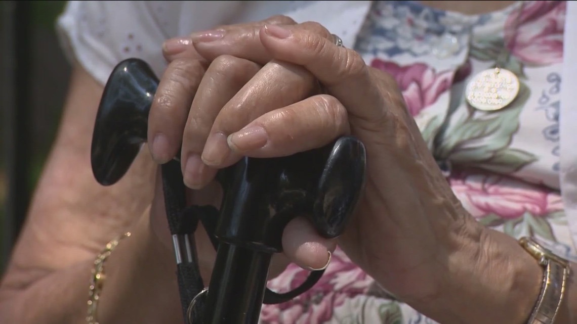 Caregivers play crucial role in safeguarding those with Alzheimer’s disease during summer months [Video]