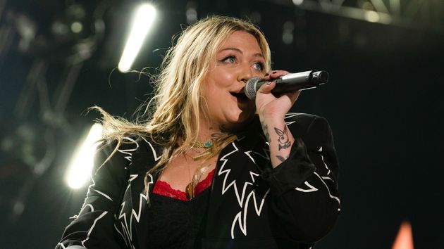 Elle King welcomes you to her Baby Daddys Weekend Tour  New Country 103.1 [Video]