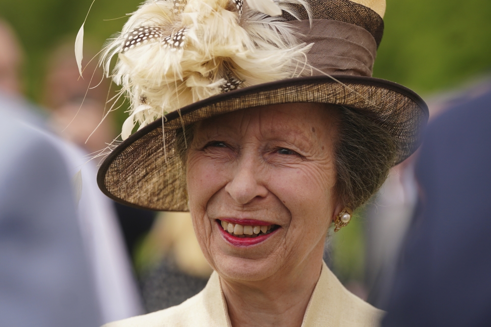 Princess Anne hospitalized after an accident thought to involve a horse [Video]