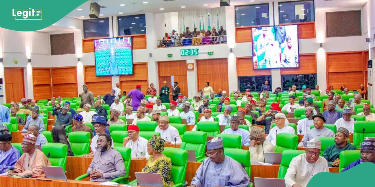 BREAKING: Tragedy As Senior Customs Officer Slumps, Dies During Reps Investigative Hearing [Video]