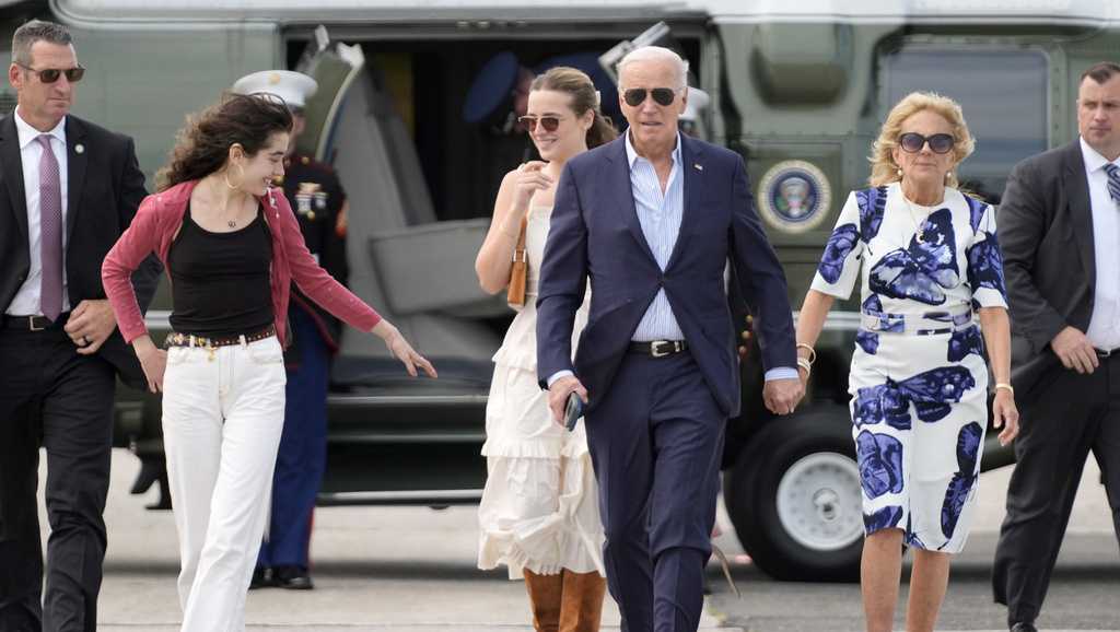 Gathered at Camp David, Biden’s family tells him to stay in the race and keep fighting [Video]