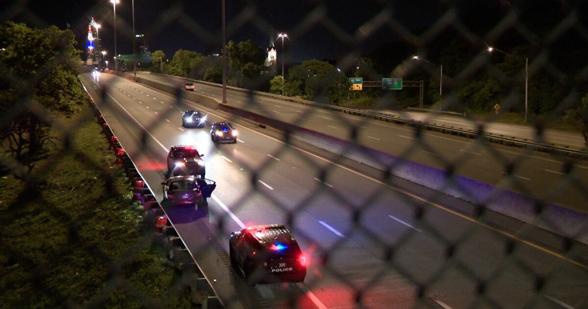 Cleveland police stop wrong-way driver on I-71 [Video]