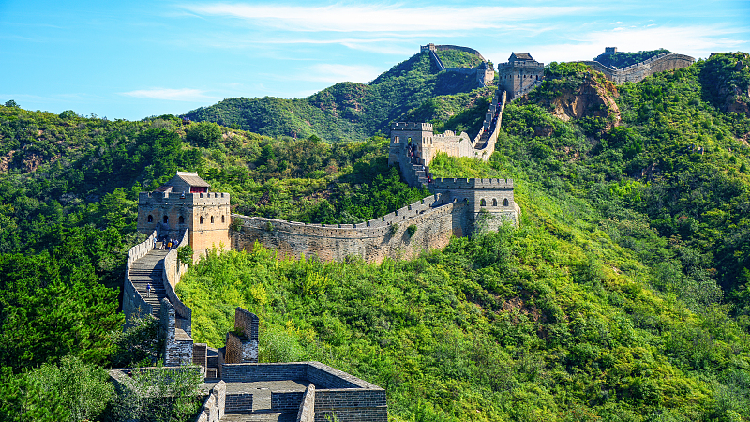 Live: Explore the majestic Jinshanling section of the Great Wall [Video]