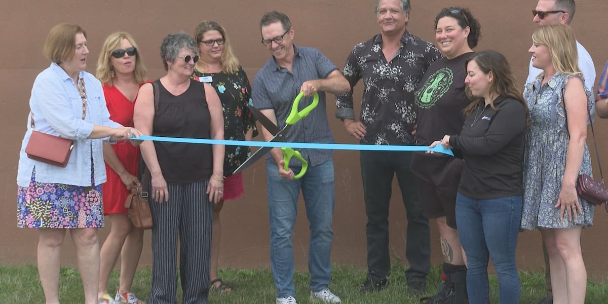 Parkersburg Floodwall mural ribbon-cutting at Point Park [Video]
