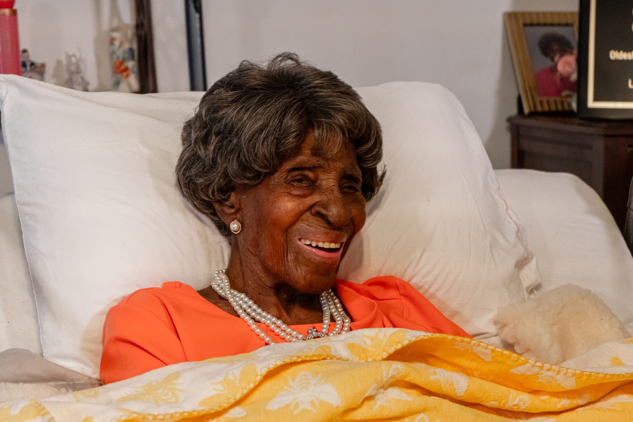 Oldest living person in US celebrates 115th birthday [Video]